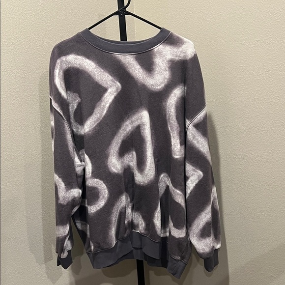 Wild Fable Gray and White Abstract hearts Sweatshirt NWOT - Picture 1 of 3